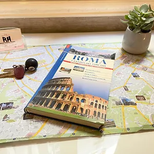 https://roman-holidays-rooms-otranto.it-romehotels.com