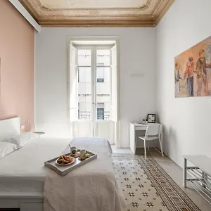 https://mea-domus-palermo-by-mamamia.palermohotels.org